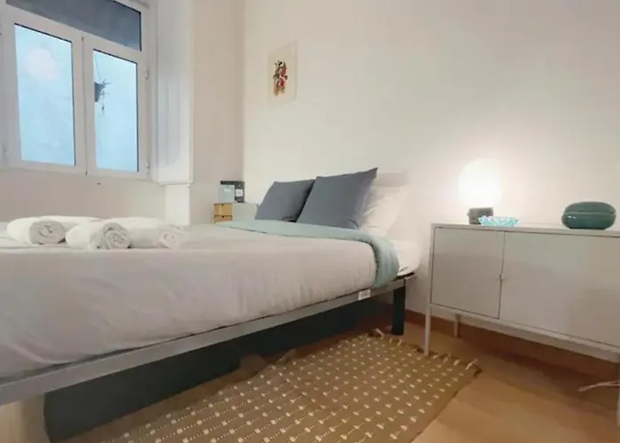 公寓 Vintage Terrace With Terrace By Homeful Homes